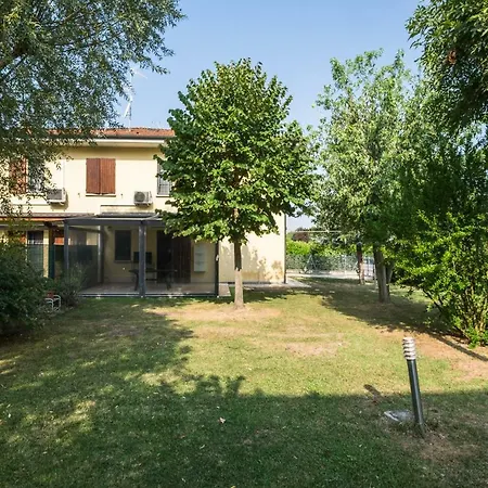 Villa Green House A *